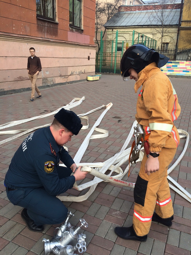 Юные Василеостровцы готовы к слёту дружин юных пожарных Санкт-Петербурга